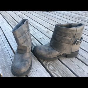 Grey Booties - size 8M